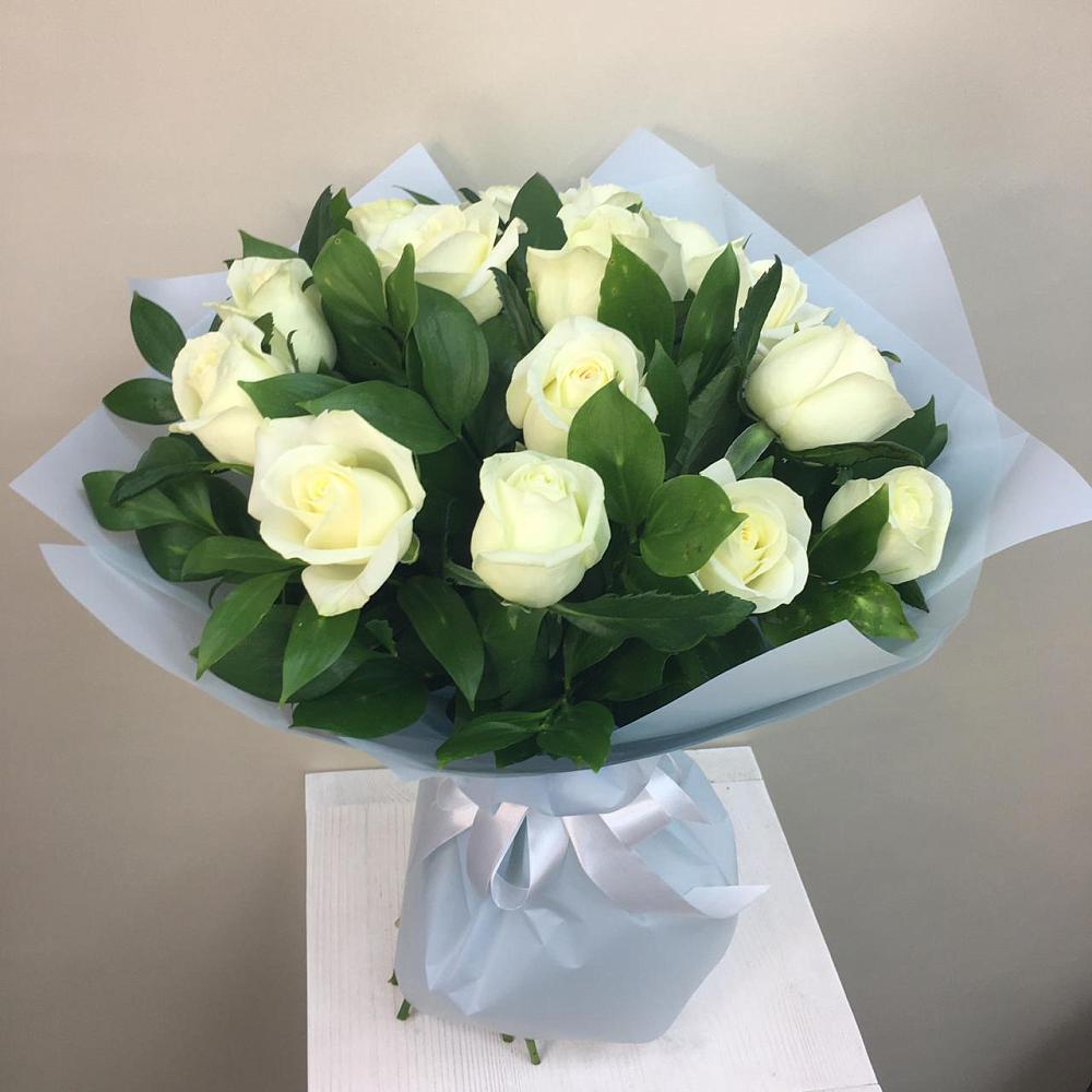 Букет 15 Белых роз Проуд в Терновском