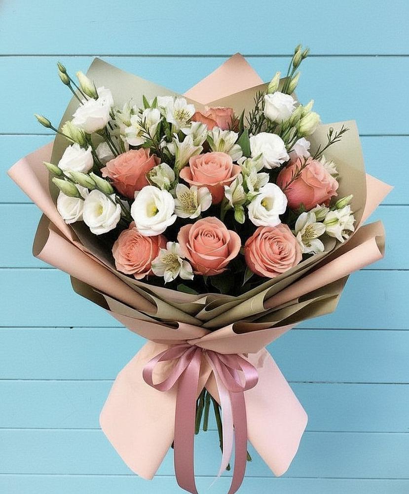 Букет цветов из: Розы, Альстромерии и Лизиантусы в Терновском