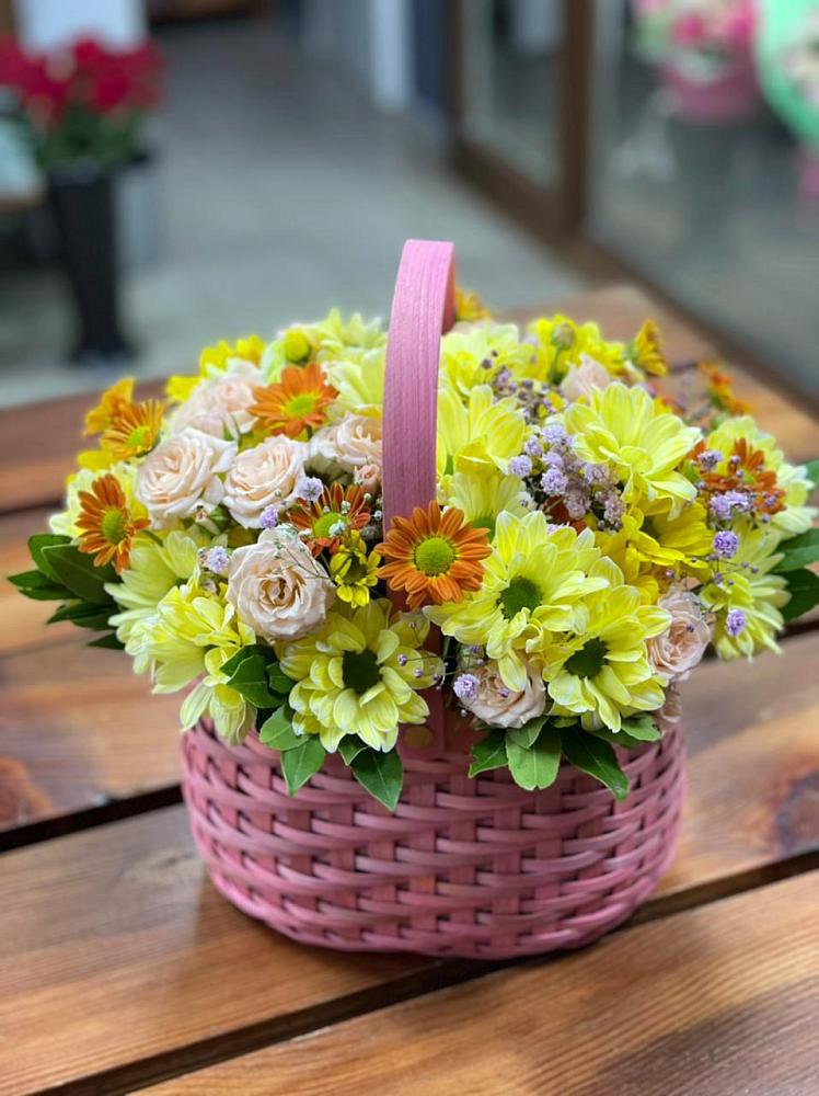 Цветочная композиция из Хризантемы и Розы в корзине в Терновском