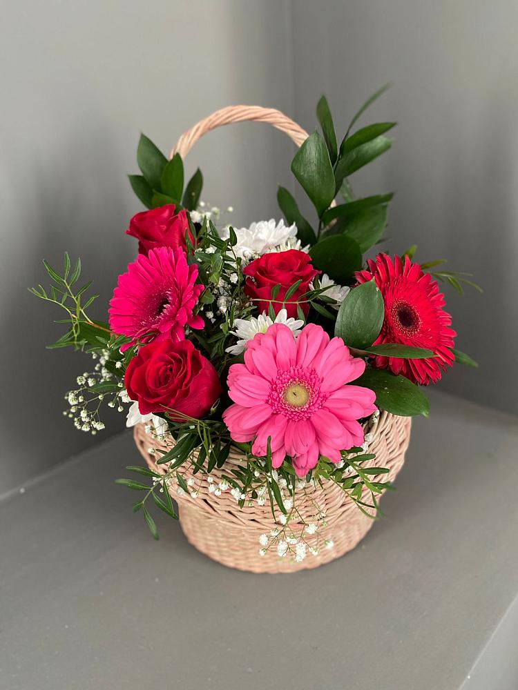 Цветочная композиция из Розы, Хризантемы и Герберы в корзине в Терновском